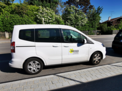 magnetisch haftende Autowerbung